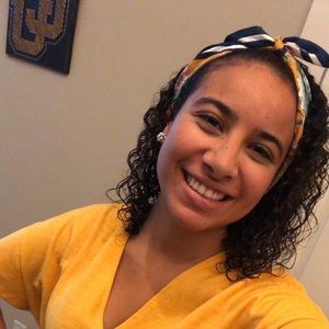 Meet your Posher, Stephanie